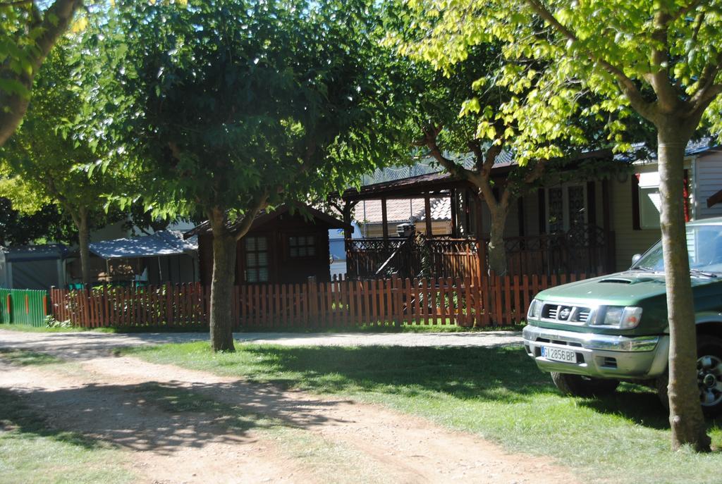 Camping Organya Hotel Kültér fotó